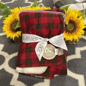 NWT buffalo plaid baby soft fleece blanket